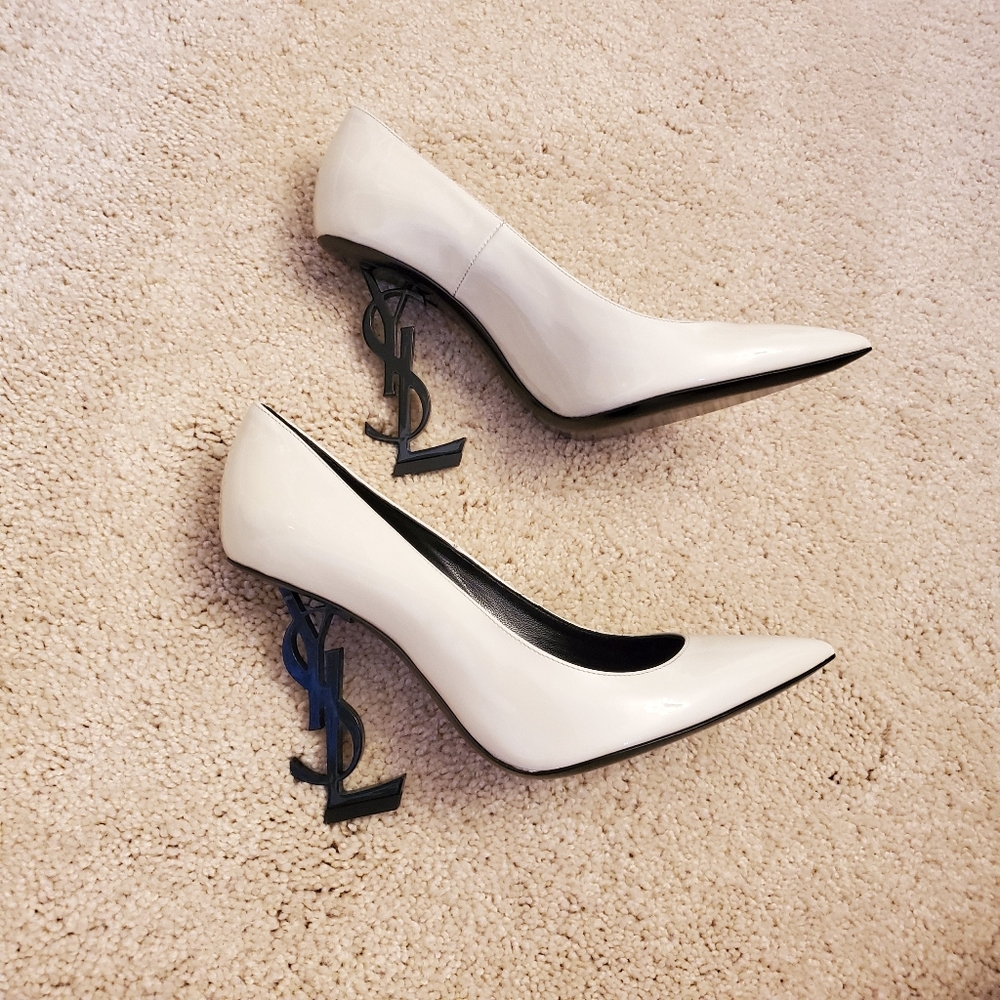 YSL OPYUM PUMPS IN WHITE PATENT WITH BLACK HEEL
